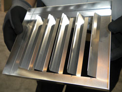 钣金加工企业如何通过引进自动化折弯成型设备降低生产成本，提高产品质量？-中山中国·618永利(集团)有限公司-官方网站-中国·618永利(集团)有限公司-官方网站